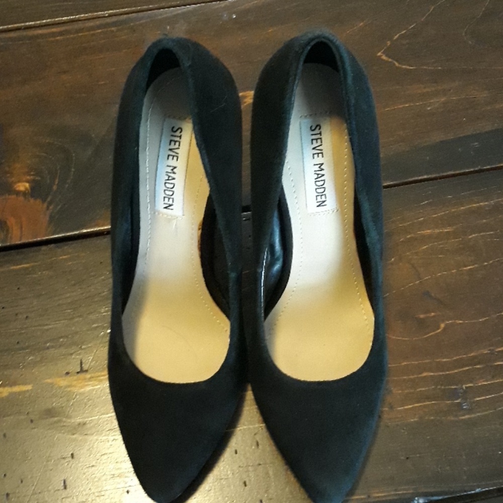 Suede pumps